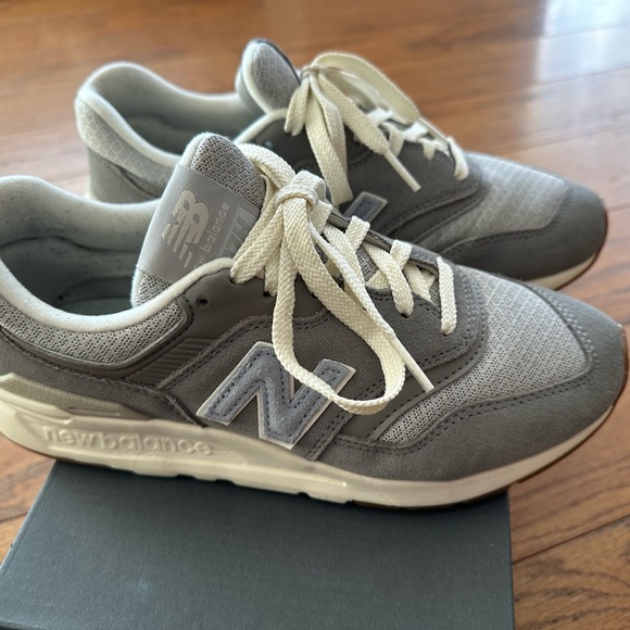 New Balance Classic Tennis Shoes - Picture 1 of 5